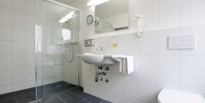 Single Rooms Standard - bathroom
